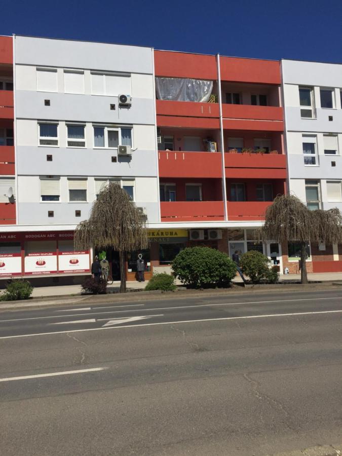 Marika Apartman Hajdúszoboszló Exteriör bild